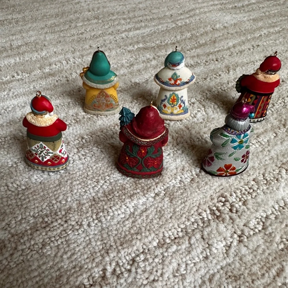 Set of Hallmark Keepsake 2006 Santa's From Around the World, Miniatures
